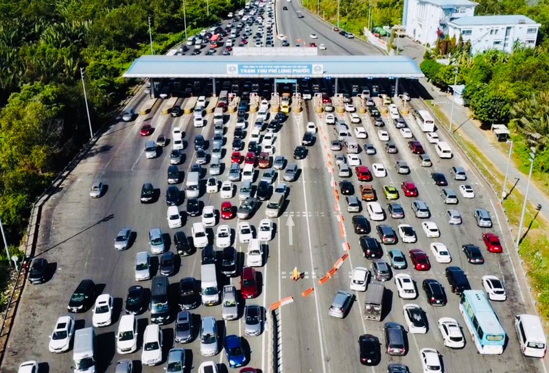 TPHCM, HN áp dụng tiêu chuẩn khí thải ô tô cao hơn từ 2026
